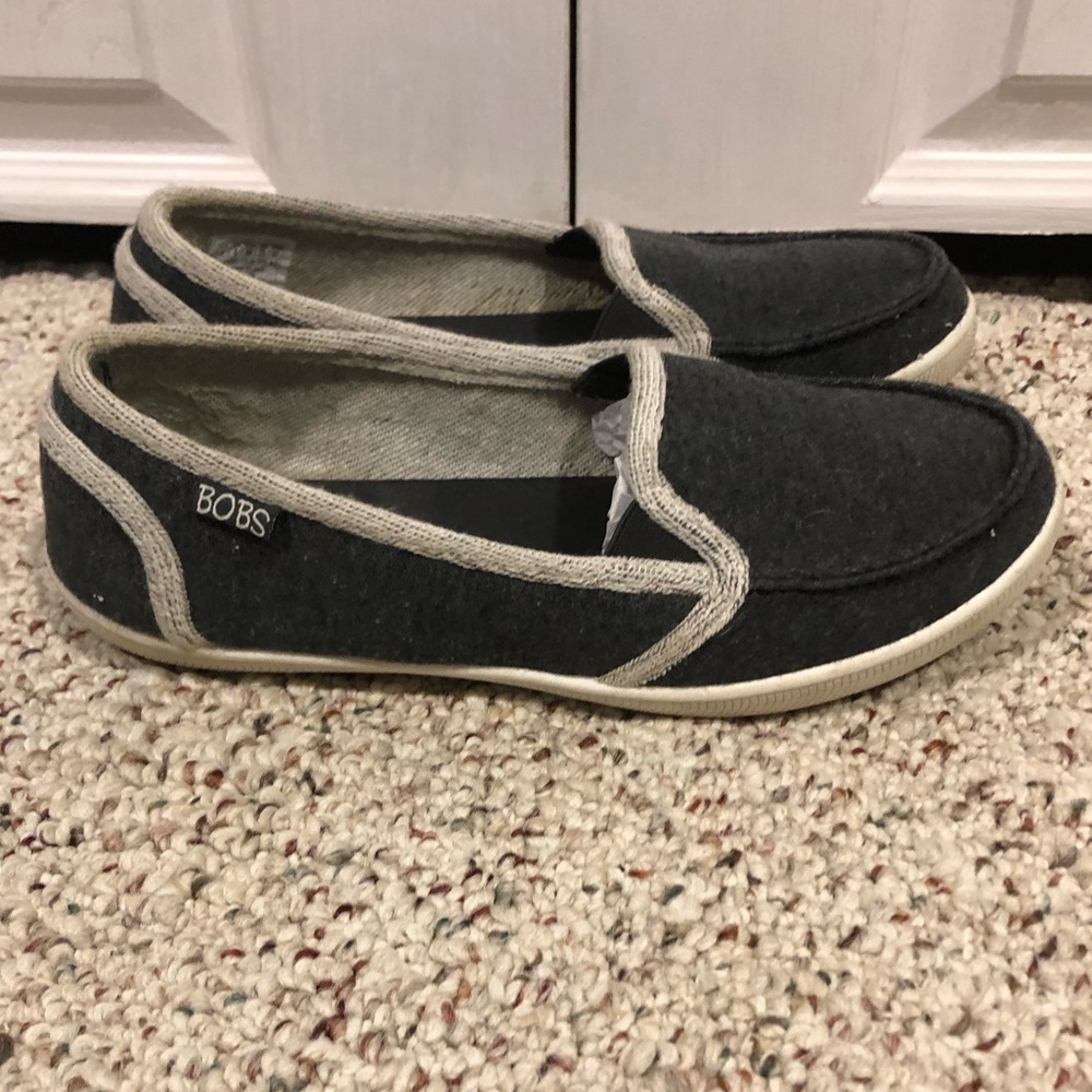 Bobs women’s size 8 gray slip on shoes.